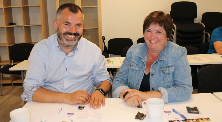 Jonh Ivar Halvorsen (DNB) og ordfører i Fjell, Marianne Sandahl Bjorøy.