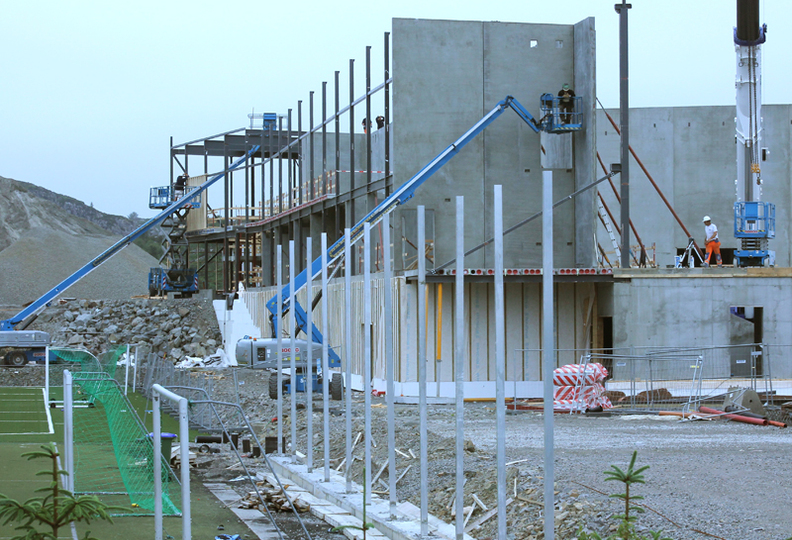 Se hvordan Fjell Arena reiser seg!