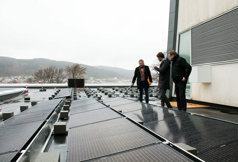 Nå stråler solcellekongen