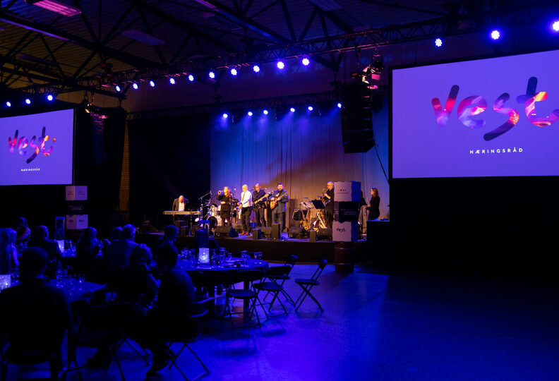 Sjå bilda frå Årsfesten