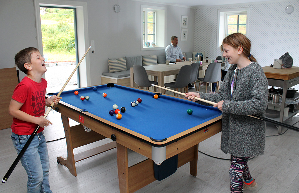 Huset passer godt til feiringer og tilbyr aktiviteter som biljard, bordtennis, dart eller brettspill. FOTO: Silje Ulveseth