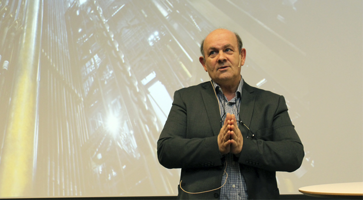 Logistikksjef i Odfjell Drilling, Bjørn G. Tyssøy holdt presentasjon av selskapet med vekt på nytt logistikksenter.