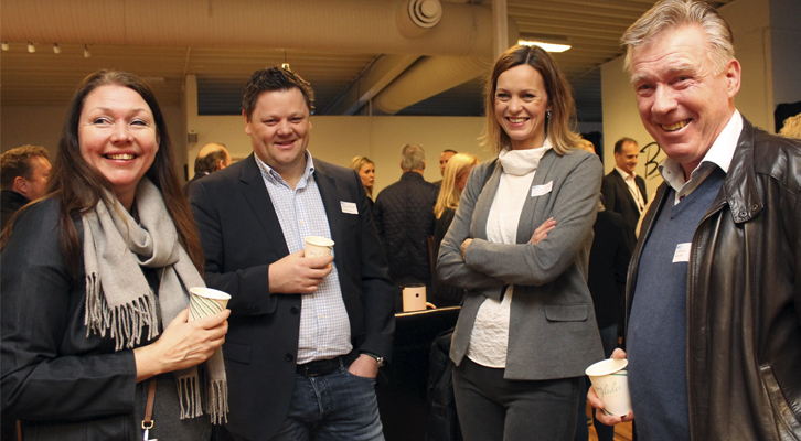 Fra høyre: Johnny Eide (rektor ved Tranevågen Ungdomsskule), Anne-Merete Vabø Haugane (rektor ved Fjell ungdomsskule)