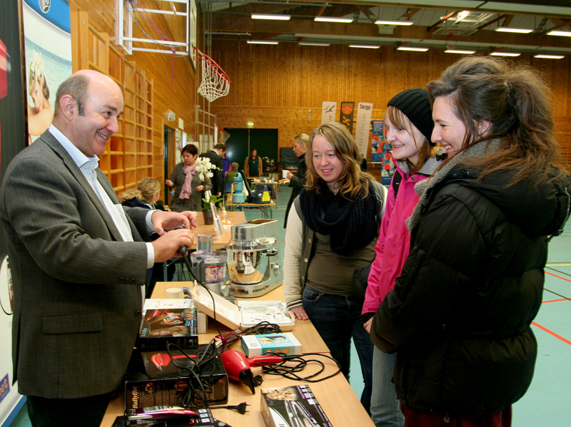 Reidar Vindenes, Net El-torget, fanget ungdommens interesse under Næringslivsdagen i Sund i 2011.