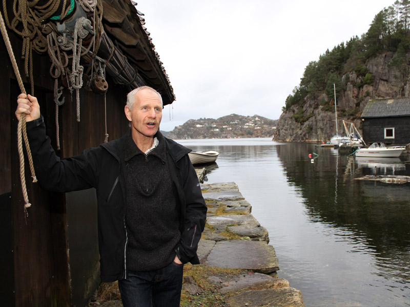 Sammen med Gode Sirklar, satte Sverre Sangolt kystkultur på agendaen hos Fylkesmannen, Fylkeskommunen og de fire kommunene som deltok i prosjektet "Ny næring i gamle bygg i strandsonen". Foto: vnr.no