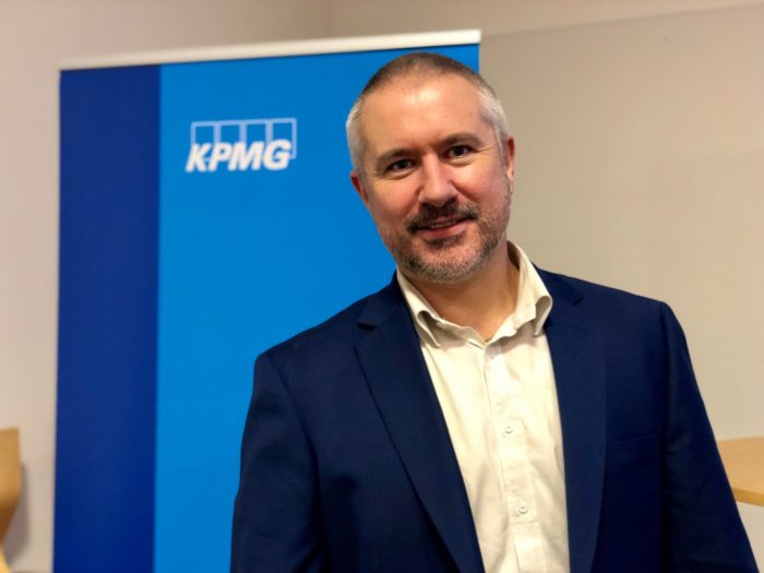 Magnar Høgh Ekerhovd er statsautorisert revisor og leder av KPMG Straume. Foto: Silje Ulveseth