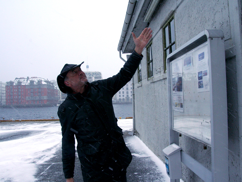 Alf Roald Sætre vil gjøre dette skuret om til turistinformasjon og båtterminal for reiselivet på Sotra og i Øygarden.