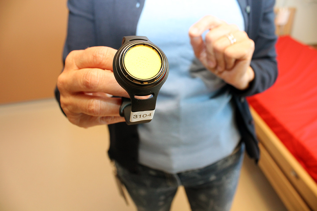 ATEA står bak denne klokken som skal gi trygghet til pasientene. Foto: Silje Ulveseth