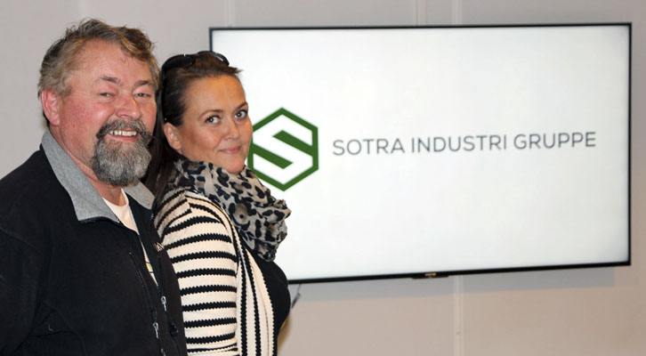 SOTRA INDUSTRI GRUPPE: Torbjørn Lie fra LieOverflate og Marianne Stople Larsen Fra Solid Vedlikehold. Foto: Øyvind Risnes.