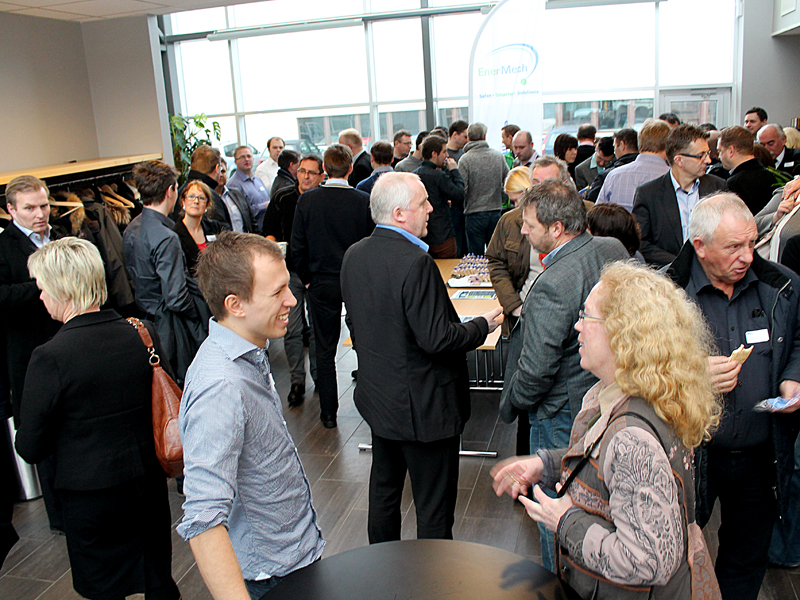 Medlemmene ønsker seg mer tid til mingling på medlemstreffene, viser undersøkelsen "Hvordan bli bedre med VNR". Bildet er tatt på Januartreffet 2013. Foto: vnr.no