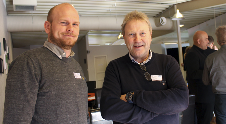 Svein Arve Forland fra Telavåg Fiskeoppdrett AS og Nils Kåre Skoge, varaordfører i Sund.