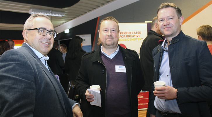 Tom Georg Indrevik (varaordfører i Fjell), Odd-Erik Kjeldstad (Knappskog skule) og Rune Golf (Tranevågen ungdomsskule).